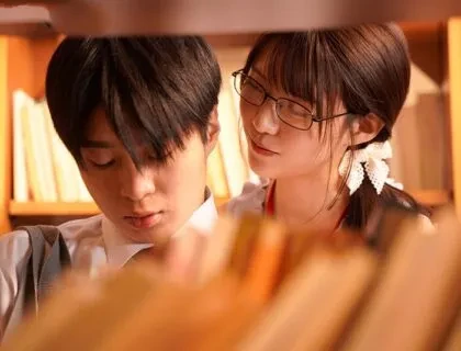 Cô gái xinh đẹp thanh lịch hóa ra lại có sở thích khiêu dâm